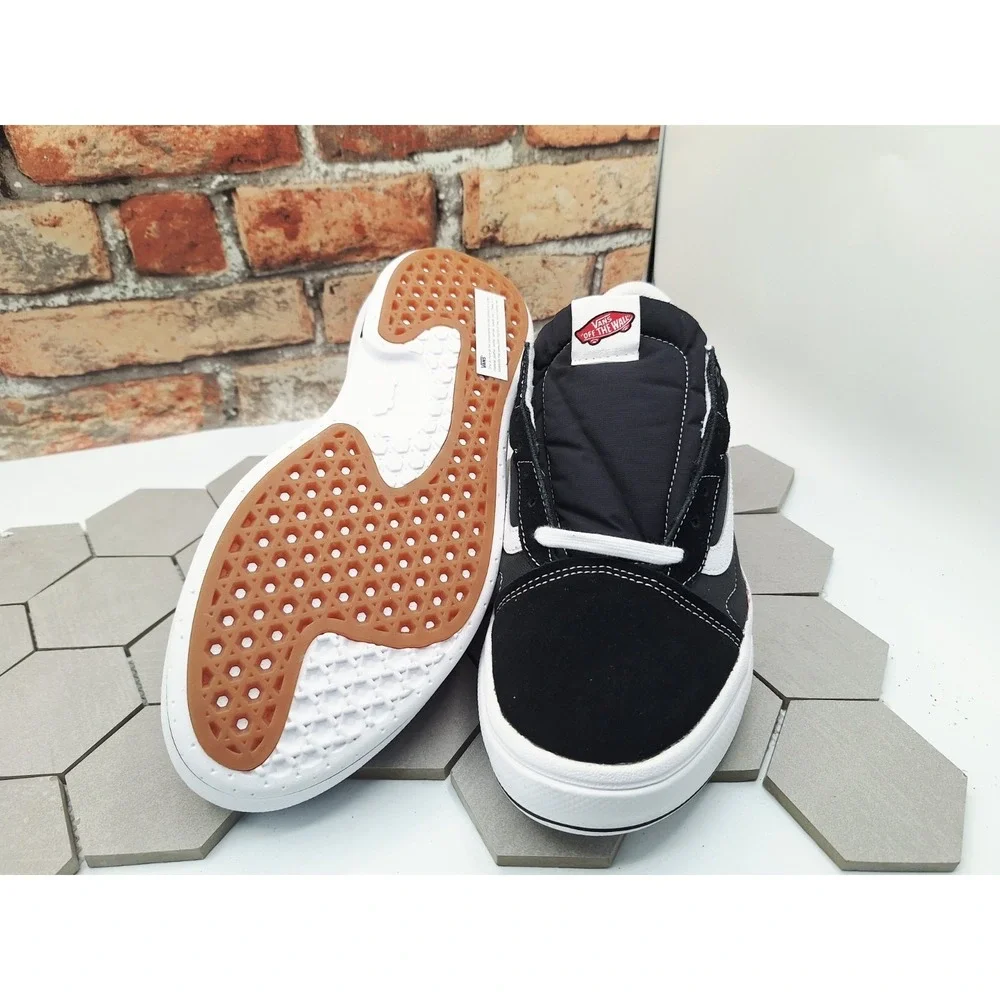 Vans Overt Old Skool‎ Black White Sneakers Youth GS Size 3.5 / Women Sz 5 - 2022